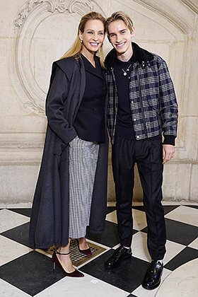 Сын Умы и Итана Хоука Левон тоже не чужд моды: так, в 2020 году они вместе посетили показ Dior в Париже