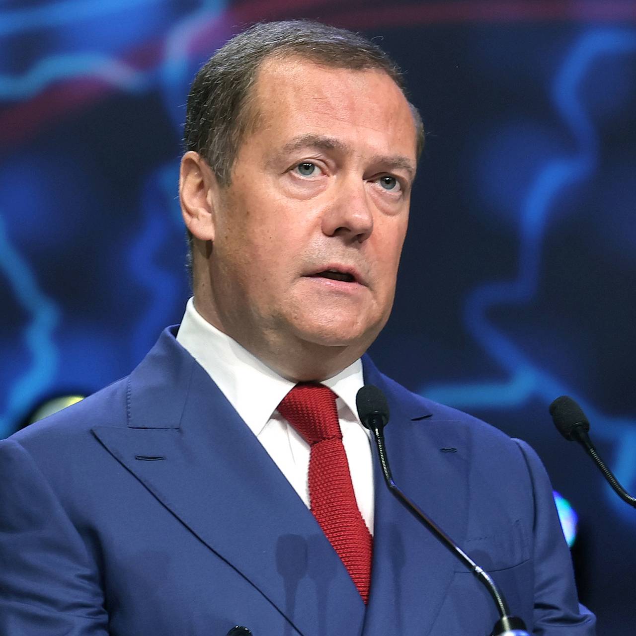 Медведев украинцы. Председатель Евросоюза 2022. Фото Медведева 2022.