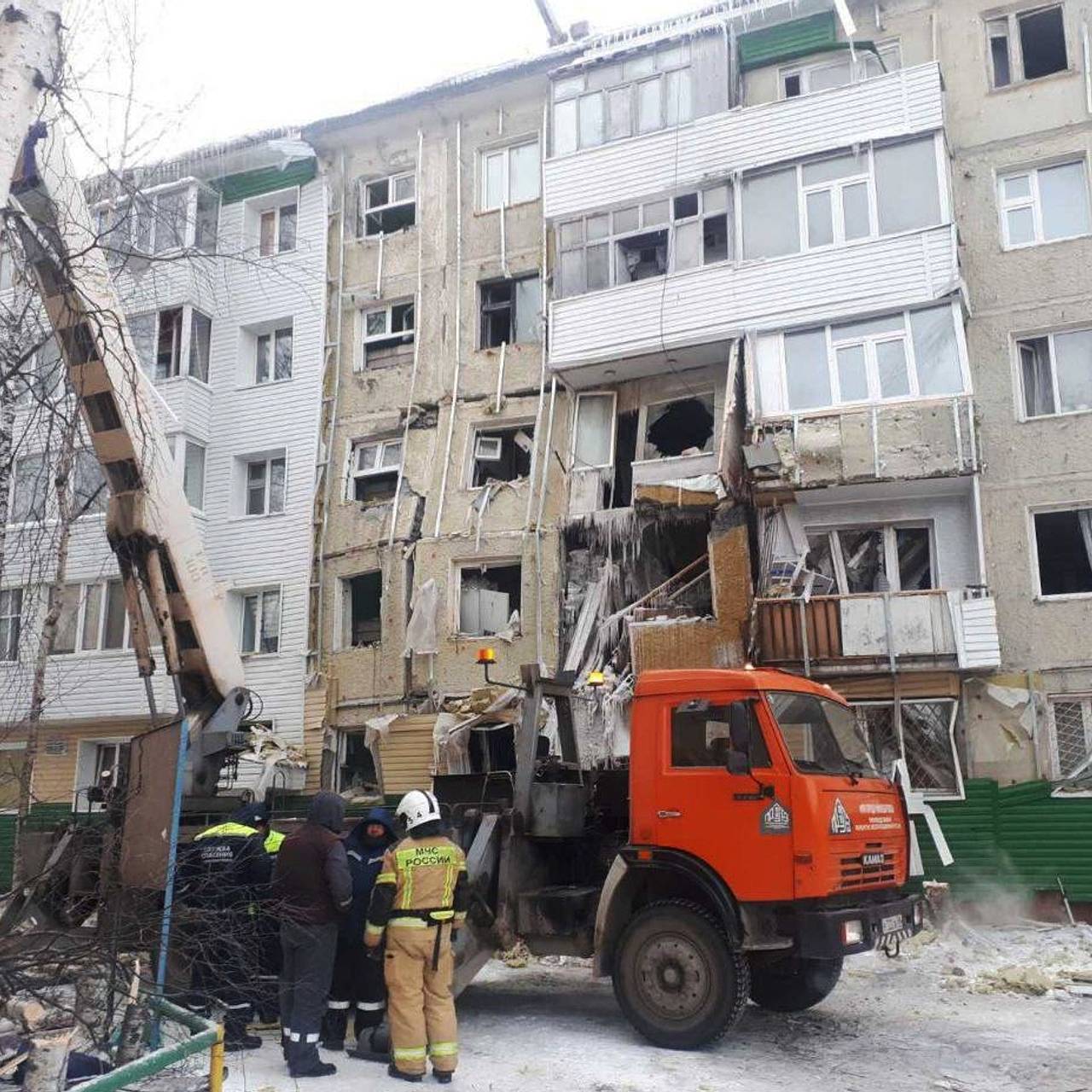 Умер еще один пострадавший при взрыве газа в жилом доме в Нижневартовске:  Происшествия: Россия: Lenta.ru