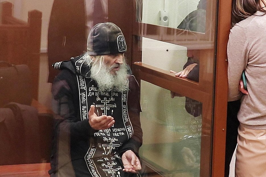 Бывший схимонах Сергий (Николай Романов) в Басманном суде Москвы