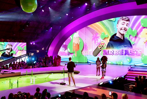 MrBeast на премии Nickelodeon Kid's Choice Awards. Фото: Alberto E. Rodriguez / Getty Images