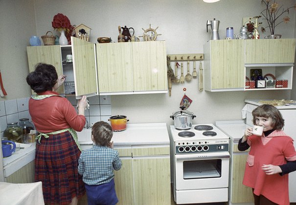 Кухня в московской квартире, 1982 год. Фото: Владимир Первенцев / РИА Новости