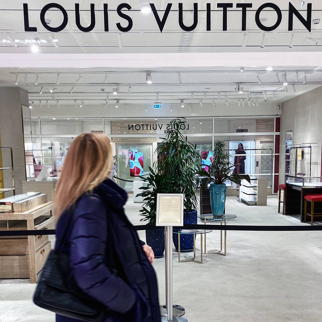 Lenox Mall Louis Vuitton Store Looting
