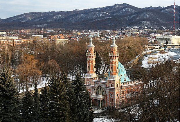 Вид на мечеть Мухтарова во Владикавказе