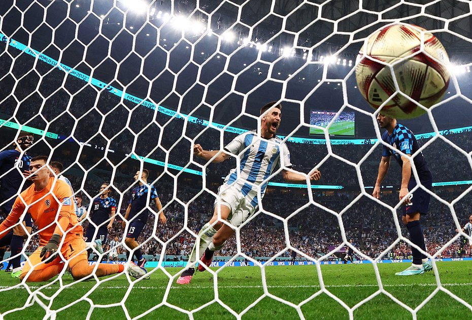 Аргентина — Хорватия. Второй мяч в воротах Доминика Ливаковича