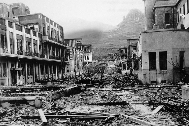 Город Нагасаки после бомбардировки