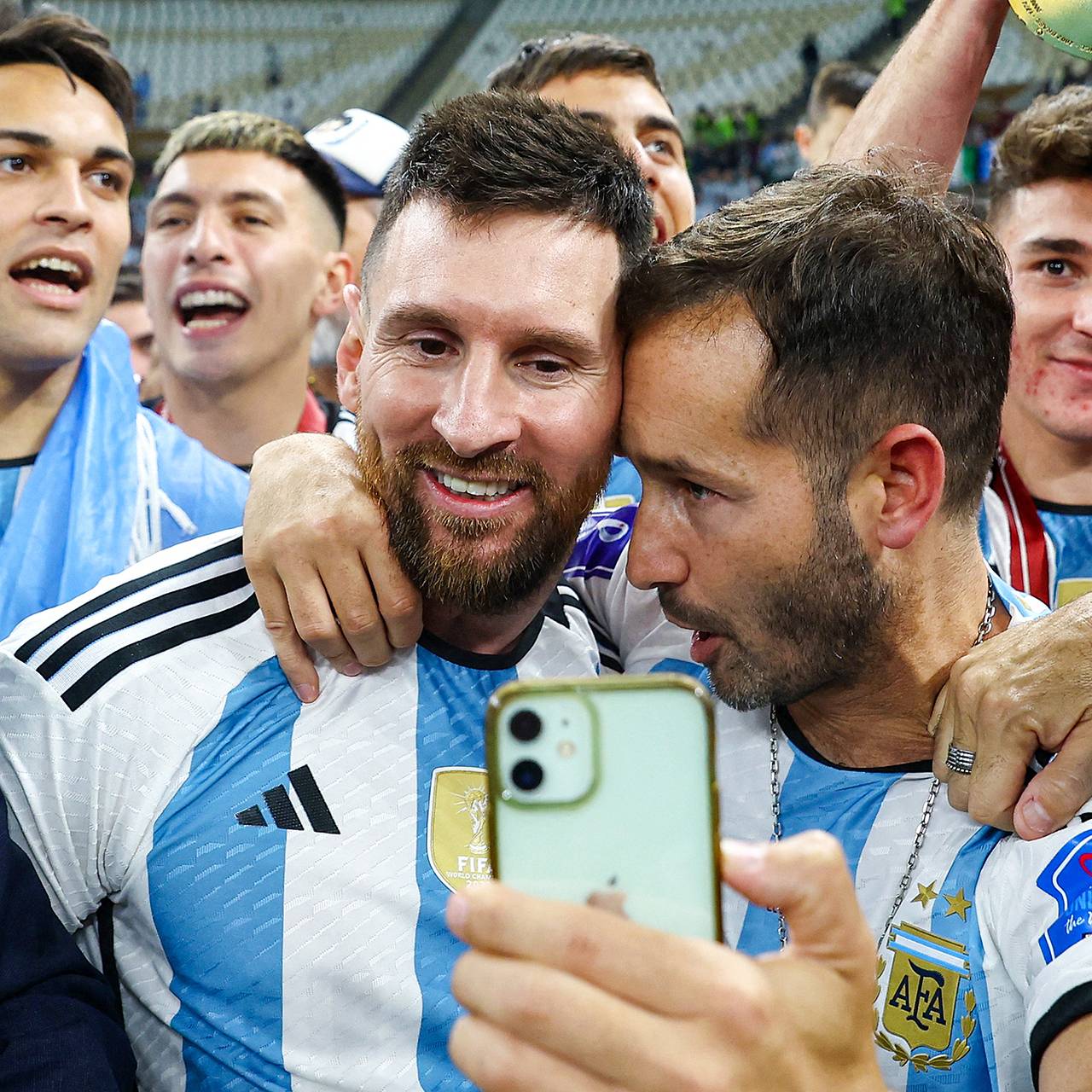 Месси на вершине. Аргентина выиграла чемпионат мира. Почему это был  невероятный матч и лучший финал в истории?: Футбол: Спорт: Lenta.ru