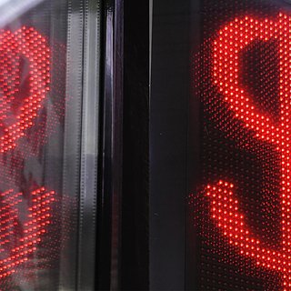 Назван болезненный для России курс доллара