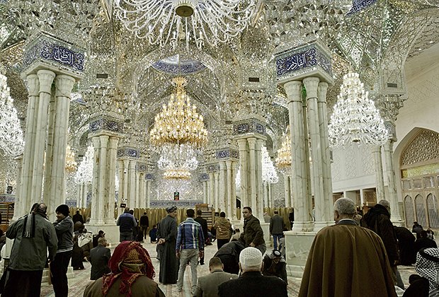 В городе Наджаф находится одна из главных шиитских святынь — мечеть имама Али, ближайшего родственника пророка Мухаммеда