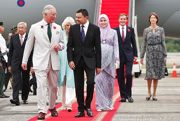 Наследный принц и принцесса принимают в Брунее будущего короля Великобритании Карла III и его супругу Камиллу, 2017 год