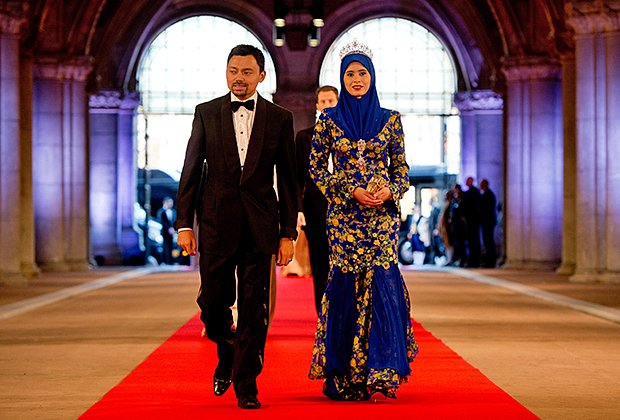 Наследный принц и принцесса Брунея на приеме у королевы Нидерландов Беатрикс, Амстердам, 2013 год