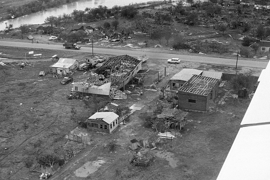 Разрушенные дома в окрестностях Тампико после урагана «Инес», 1966 год