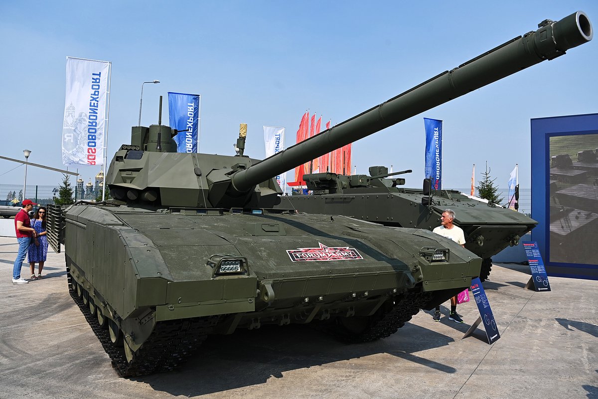 Танк Т-14 «Армата» на форуме «Армия-2022»