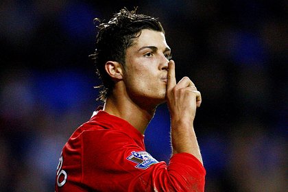 Manchester United legend backs criticized Ronaldo for joining Al-Nasr