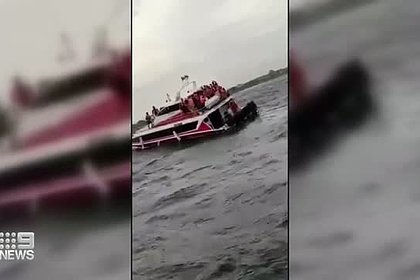 Затонувший на Бали катер с десятками туристов на борту попал на видео