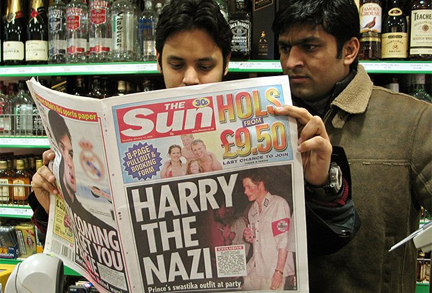 В 2005 году принц Гарри в костюме нациста попал на первые полосы таблоидов