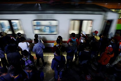 Два поезда столкнулись в мексиканском метро