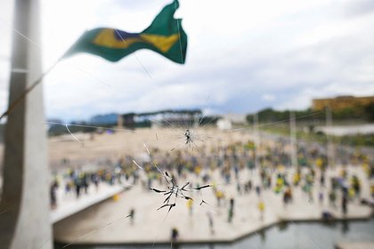 Президент Бразилии объявил режим ЧС в столице из-за беспорядков