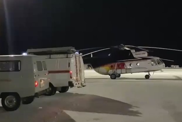 Отправка спасателей МЧС к месту жесткой посадки самолета в НАО
