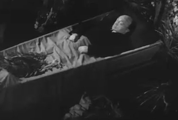 Гроб с телом Соломона Михоэлса. Кадр: фильм «Похороны С.М.Михоэлса»