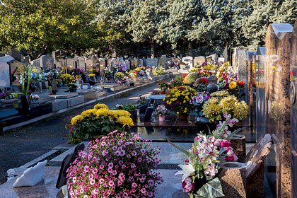 Во Франции не приняли от России деньги на аренду мест на кладбище