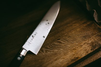В Японии мужчина убил женщину кухонным ножом и скрылся