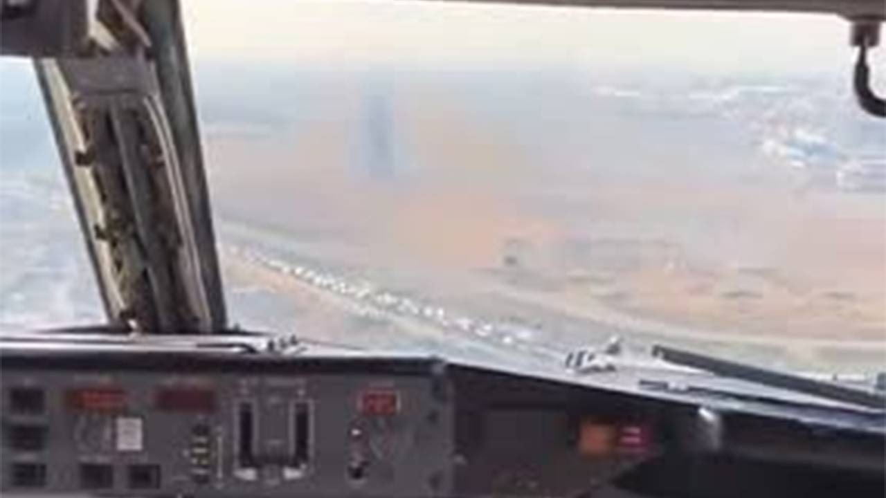 Посадка самолета из кабины пилота (76 фото)