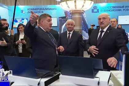 Лукашенко показали прозрачный телевизор