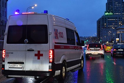 В Москве водитель Mercedes протаранил пять авто и скрылся