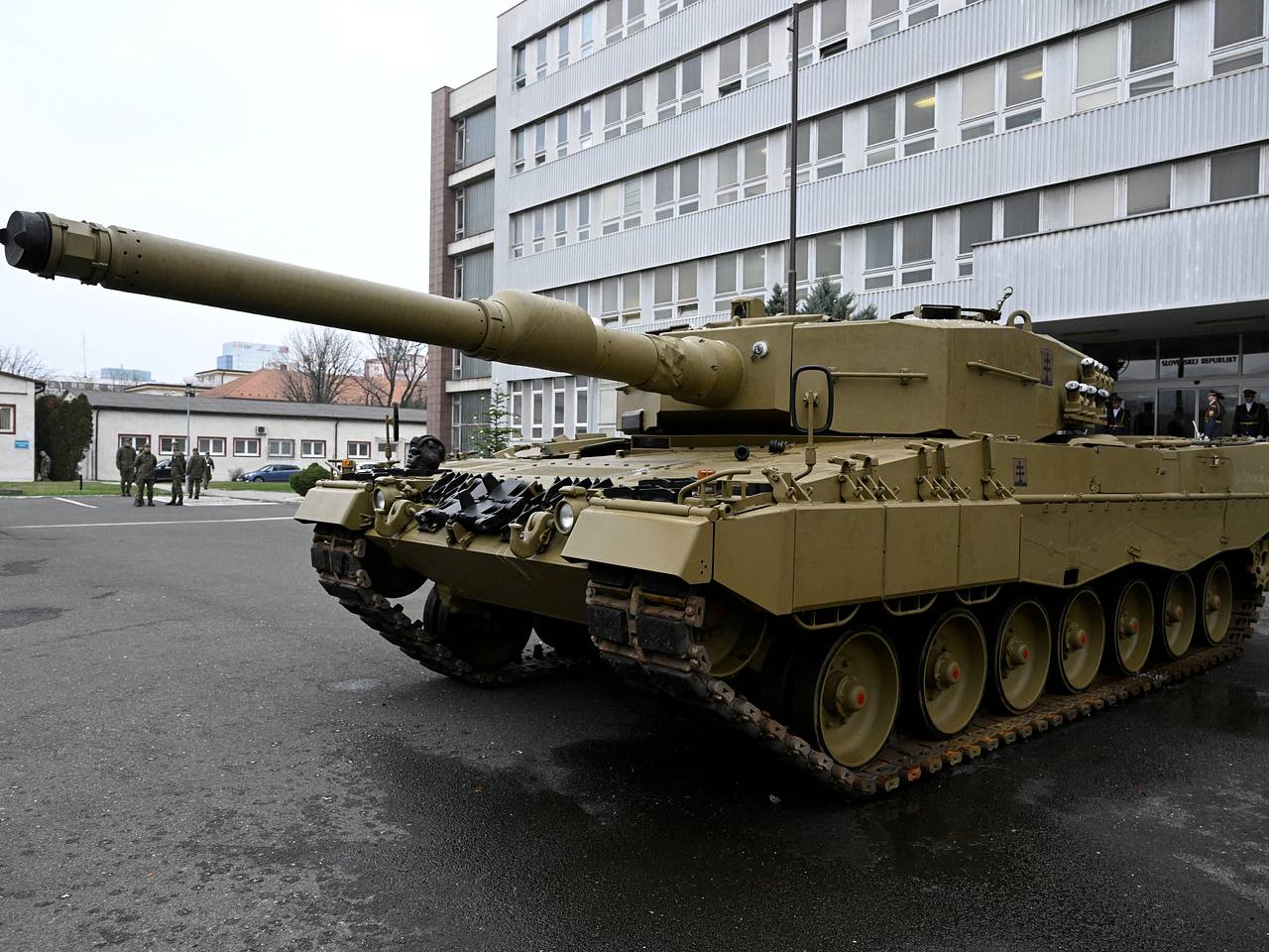 Российский генерал оценил возможность уничтожить танки Leopard на Украине:  Оружие: Наука и техника: Lenta.ru
