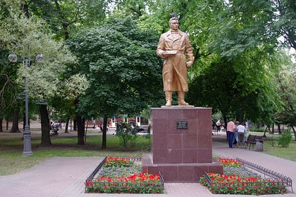 В Киеве снесут памятник Чкалову