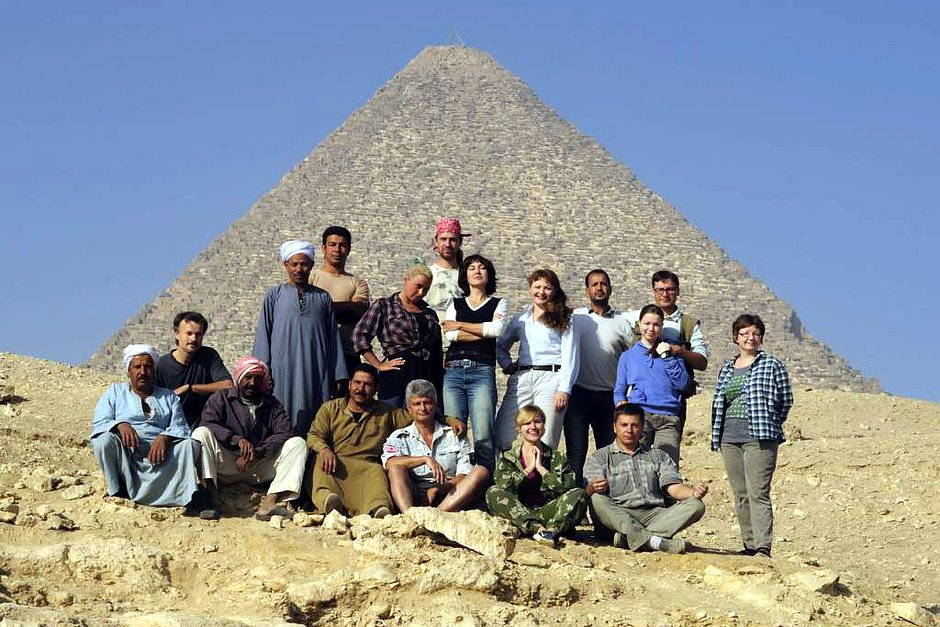 Российские и египетские ученые после завершения 22-го полевого сезона Российской археологической экспедиции на плато Гиза в Арабской Республике Египет, 2017 год