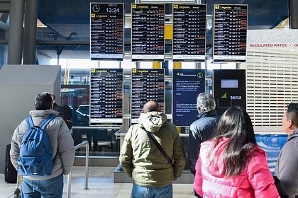 Десятки рейсов отменили и задержали в аэропортах Москвы