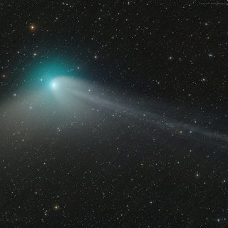 Приближающаяся к Земле зеленая комета пролетит максимально близко 1  февраля: Космос: Наука и техника: Lenta.ru