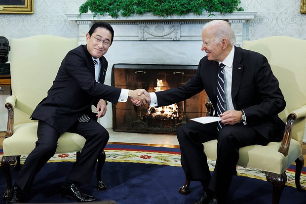 Встреча президента США Джо Байдена с премьер-министром Японии Фумио Кисидой в Белом доме. Вашингтон, США, 13 января 2023 года. Фото: Jonathan Ernst / Reuters
