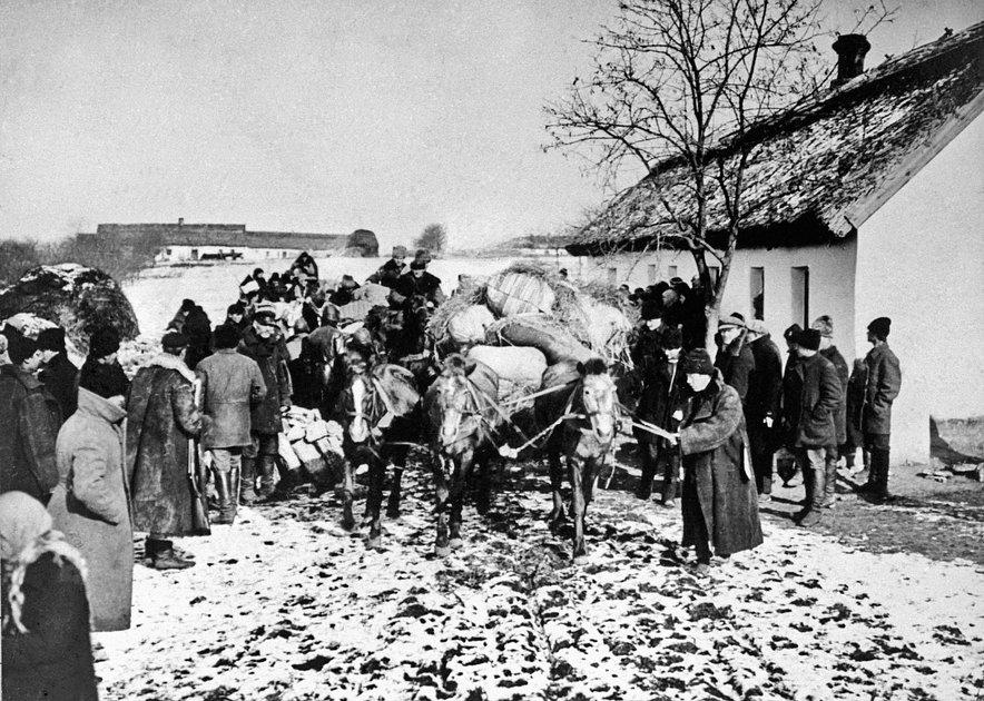 Выселение кулацкой семьи из села Мальчевицы. Украинская ССР