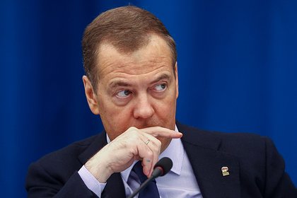 Медведев заявил о планах нарастить поставки всех видов вооружений в ВС