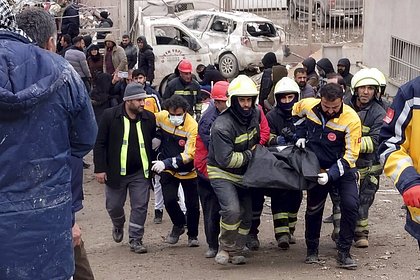 Парламент Турции приостановил работу на неделю из-за землетрясения