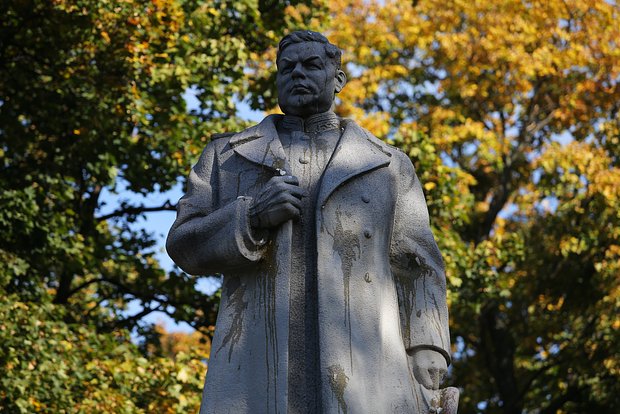Фрагмент памятника генералу Ватутину в Мариинском парке Киева. Архивное фото