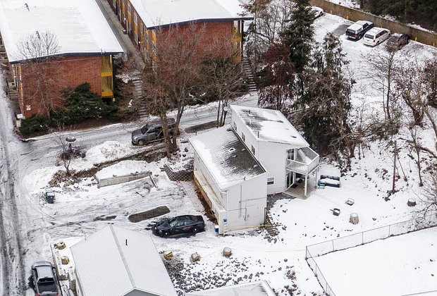 Вид сверху на дом, где произошло убийство четырех студентов. Фото: David Ryder / Getty Images