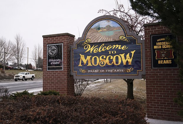 Знак на въезде в Москоу, приветствующий гостей. Фото: David Ryder / Getty Images