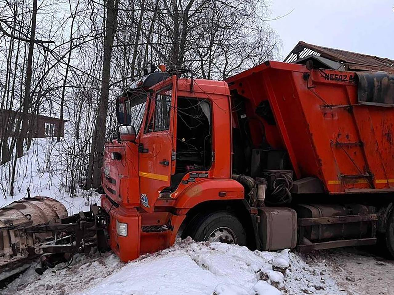 Камаз переехал голову