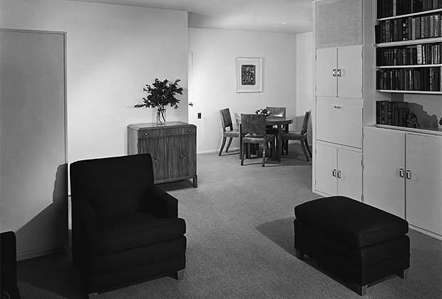 Квартира-студия 1950-х годов, спроектированная архитектором Людвигом Мис ван дер Роэ