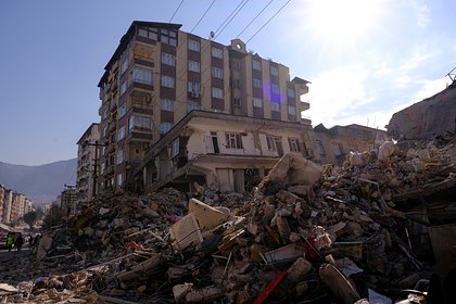 В Турции обнаружили дефекты в конструкции разрушенных при землетрясении зданий