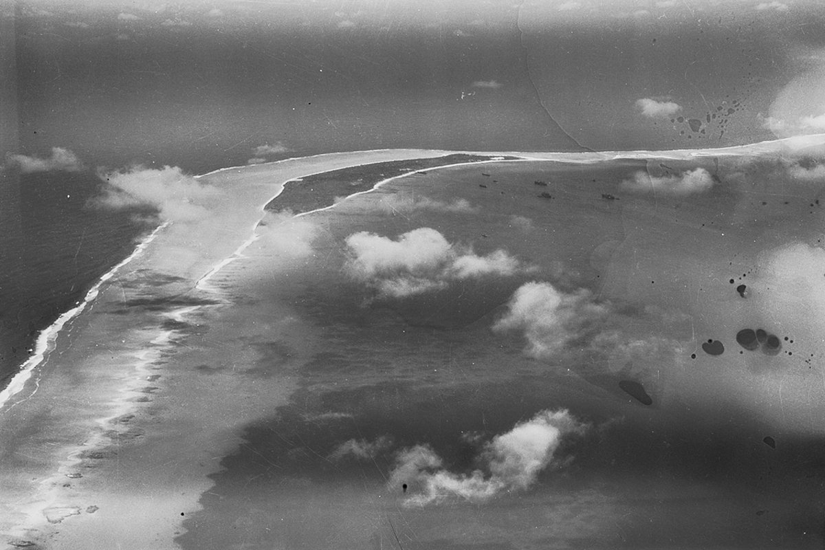 Один из атоллов в Тихом океане. Тихий океан. 1945 год
