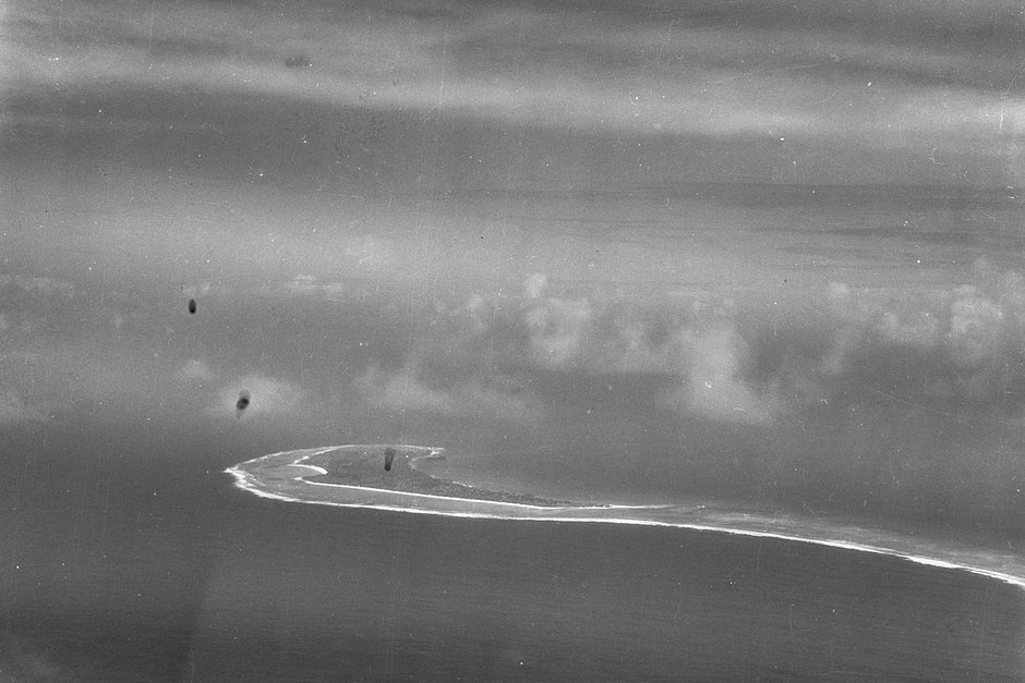 Один из атоллов в Тихом океане. Тихий океан. 1945 год