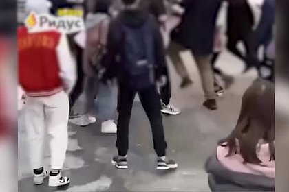 Дети мигрантов толпой избили российского подростка и попали на видео