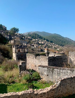 Заброшенная деревня Каякей. Фото: Мария Купцова