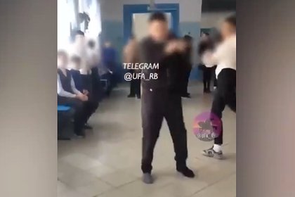 Российский школьник нокаутировал сверстника на перемене и попал на видео