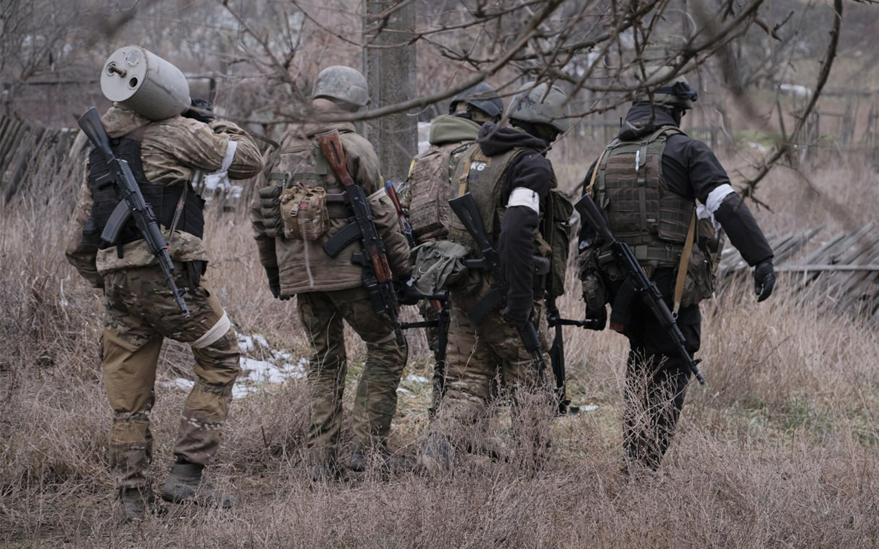 Мы рубились ножами и штыками» Боец ЧВК «Вагнер» — о 30 годах заключения,  вербовке на зоне и боях в Донбассе: Полиция и спецслужбы: Силовые  структуры: Lenta.ru